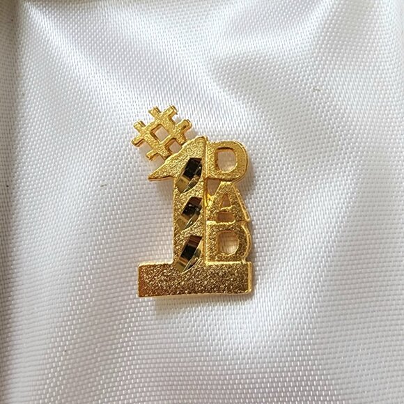 NWT Vintage Number ONE Dad 24K Gold Pin - Picture 3 of 7
